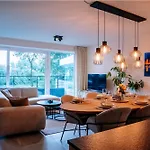 - Modern With Garage Near The 公寓 *