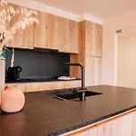 - Modern With Garage Near The Apartment Ostend
