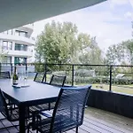 - Modern With Garage Near The 公寓 奥斯滕德