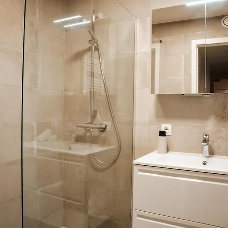 Daire - Modern With Garage Near The Oostende