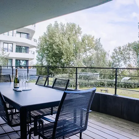 - Modern With Garage Near The Daire Oostende
