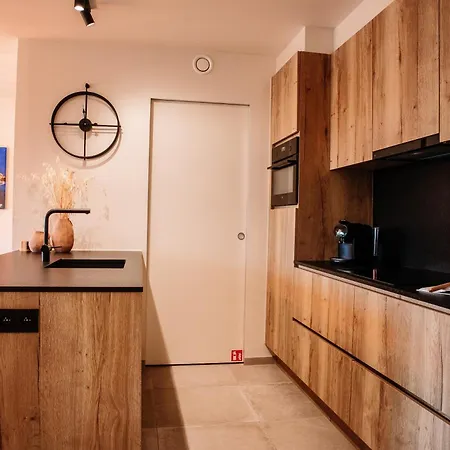 - Modern With Garage Near The شقة *