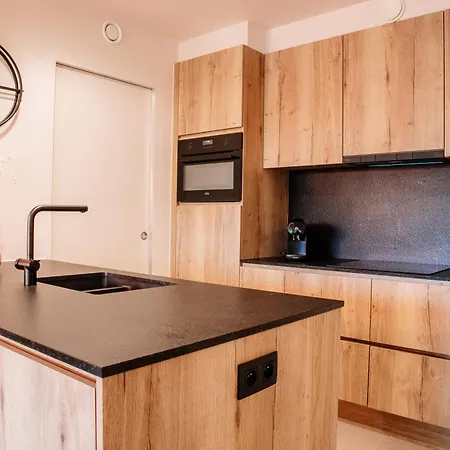 - Modern With Garage Near The شقة أوستيند