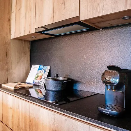 شقة - Modern With Garage Near The *