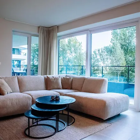 - Modern With Garage Near The شقة