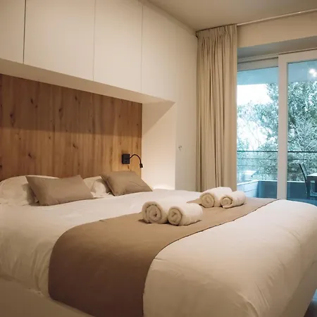 شقة - Modern With Garage Near The