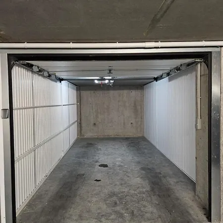 شقة - Modern With Garage Near The *